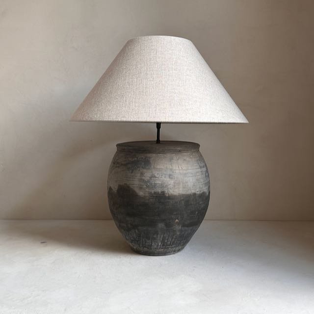 The Corner - Antique Lamp N° 211 - Lighting
