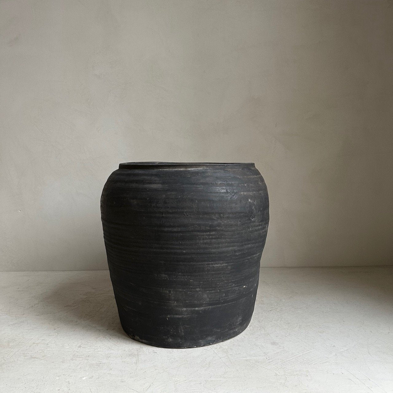 The Corner - Antique pot Large No 86 - 