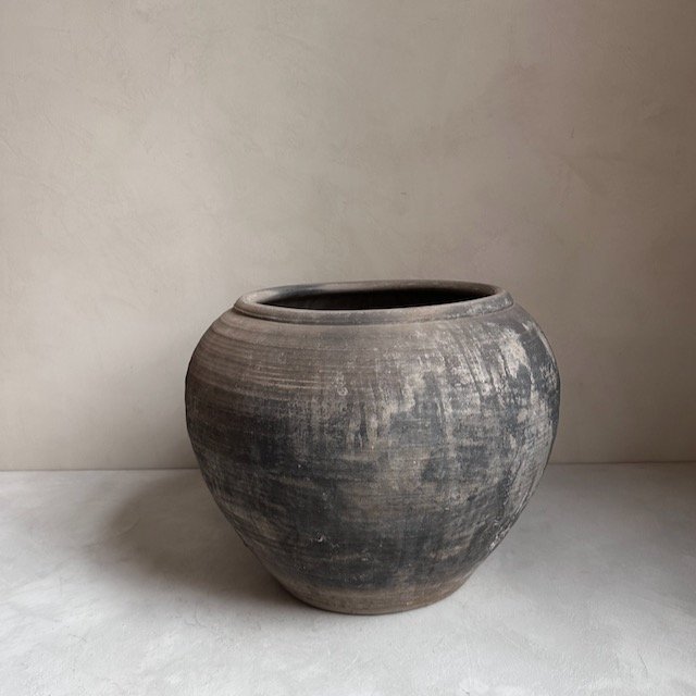 The Corner - Antique pot N° 134 - 
