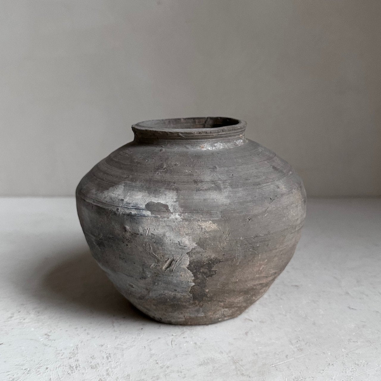The Corner - Antique pot No 103 - 