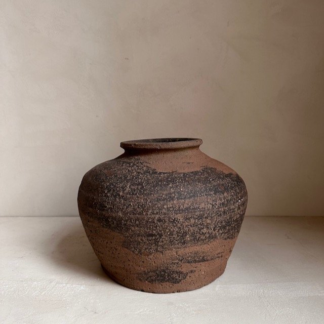 The Corner - Antique pot No 117 - 
