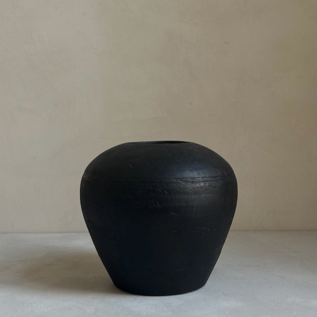 The Corner - Antique pot No 132 - 