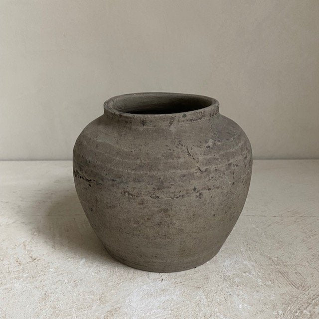 The Corner - Antique pot No 63 - 