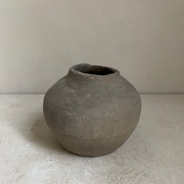 The Corner - Antique pot No 64 - 