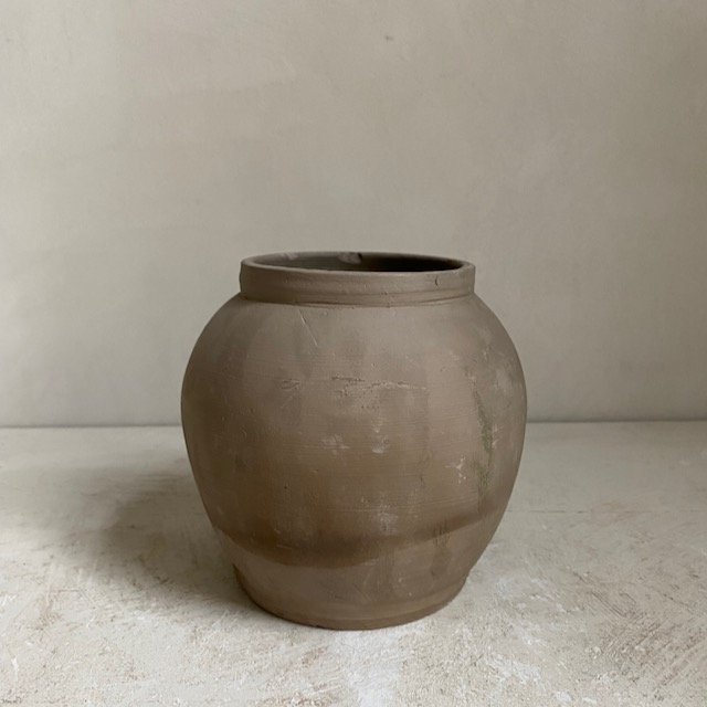The Corner - Antique pot No 65 - 