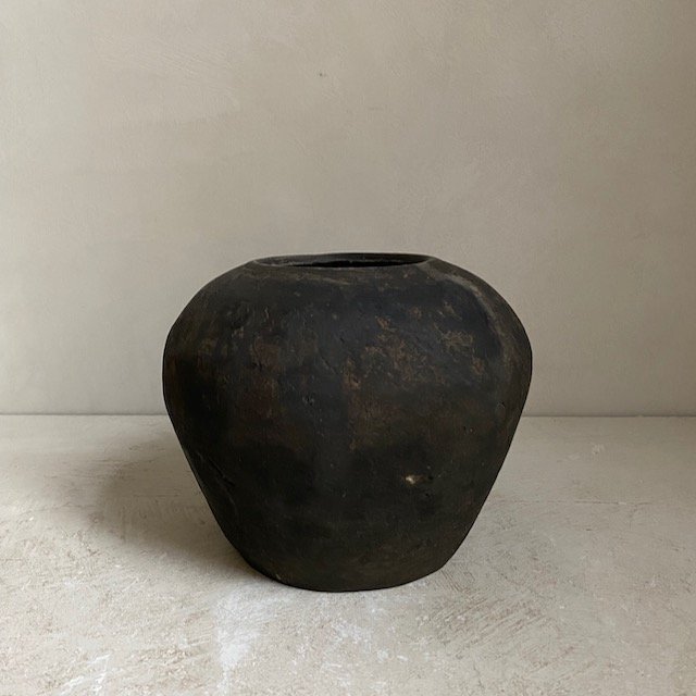 The Corner - Antique pot No 66 - 