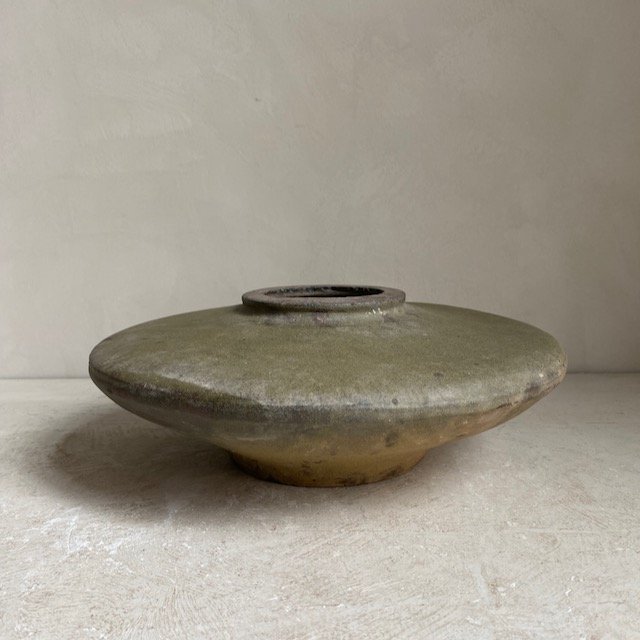 The Corner - Antique pot No 80 - 