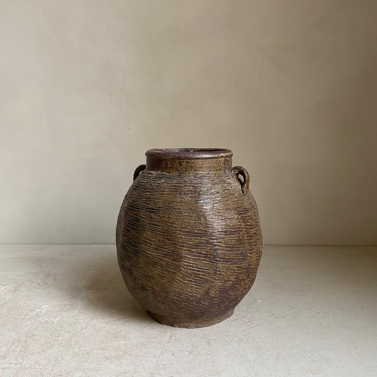 The Corner - Antique pot No 87 - 