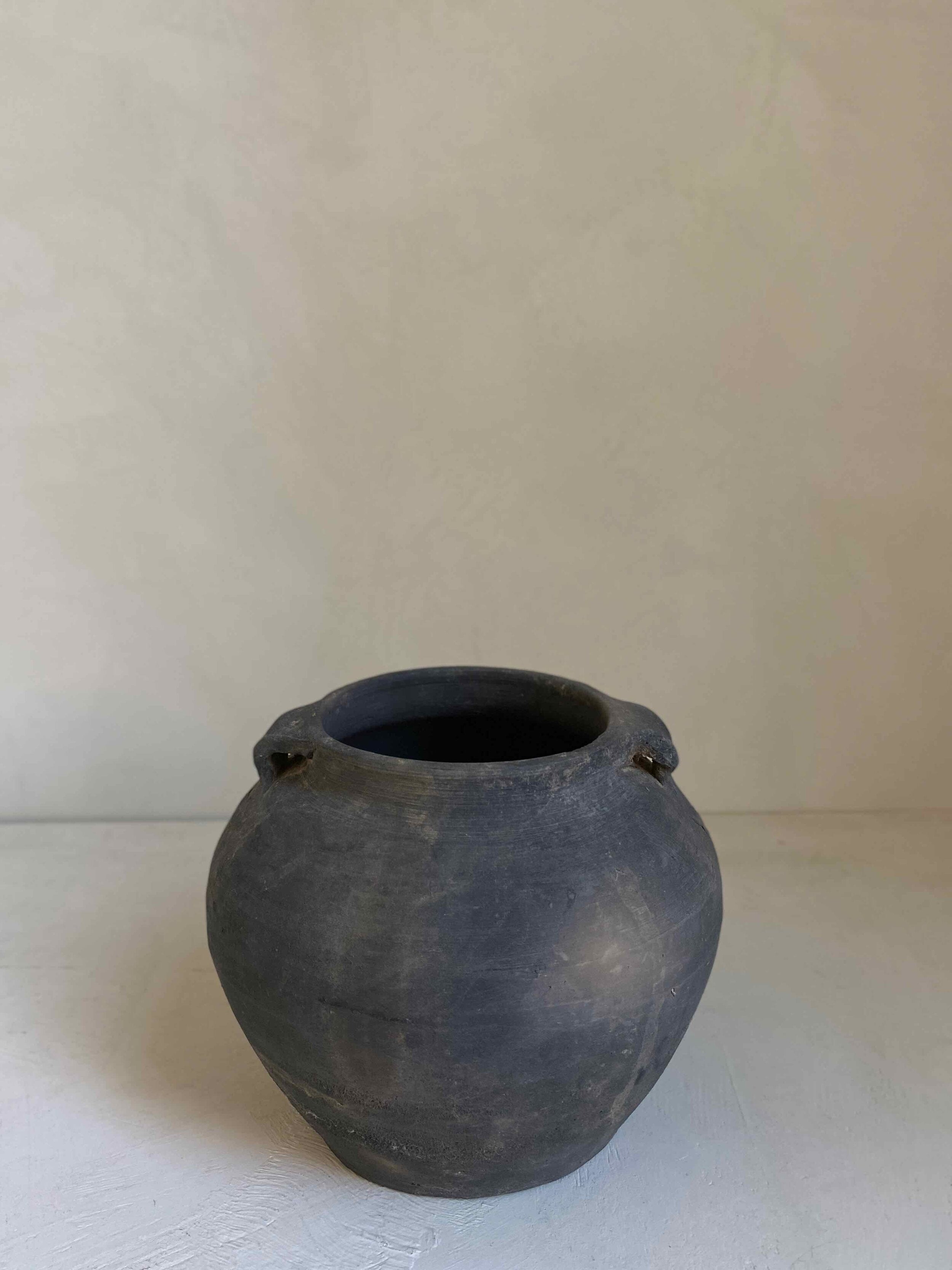 The Corner - Antique pot small N°20 - 
