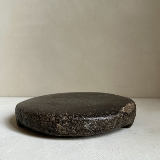 The Corner - Antique stone board N° 1 - Table & Kitchenware