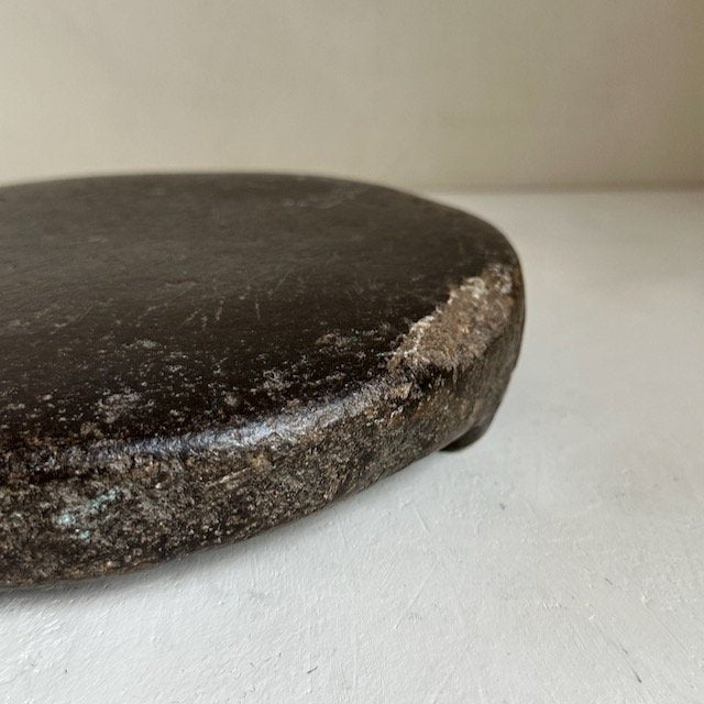 The Corner - Antique stone board N° 1 - Table & Kitchenware