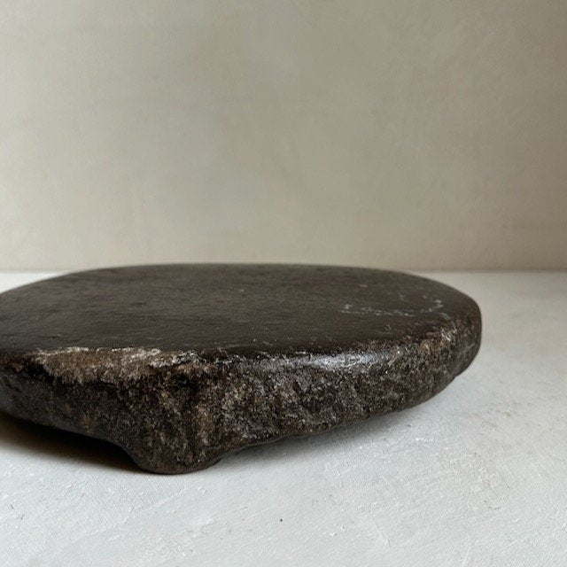 The Corner - Antique stone board N° 1 - Table & Kitchenware