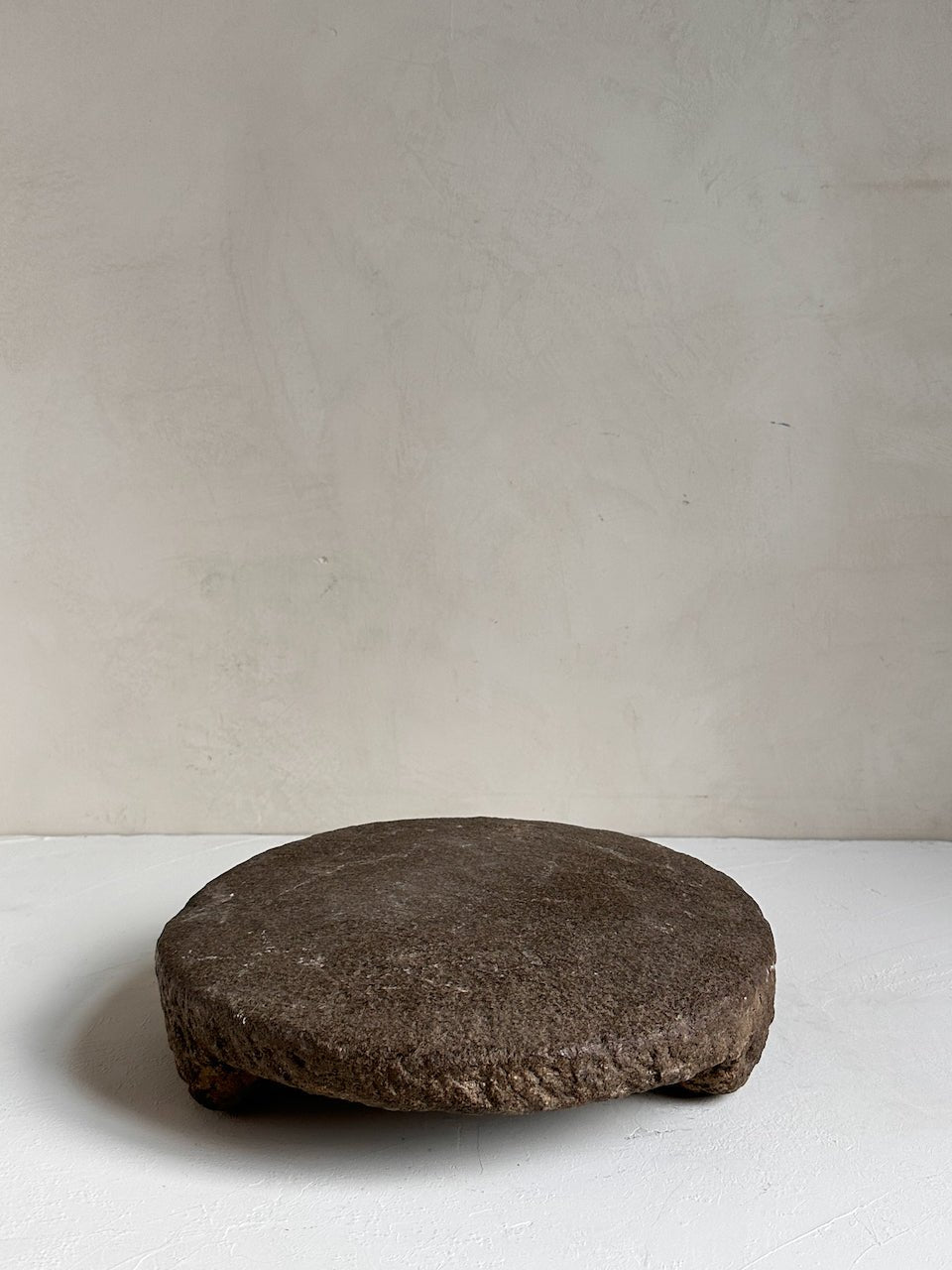 The Corner - Antique stone board N° 17 - Table & Kitchenware