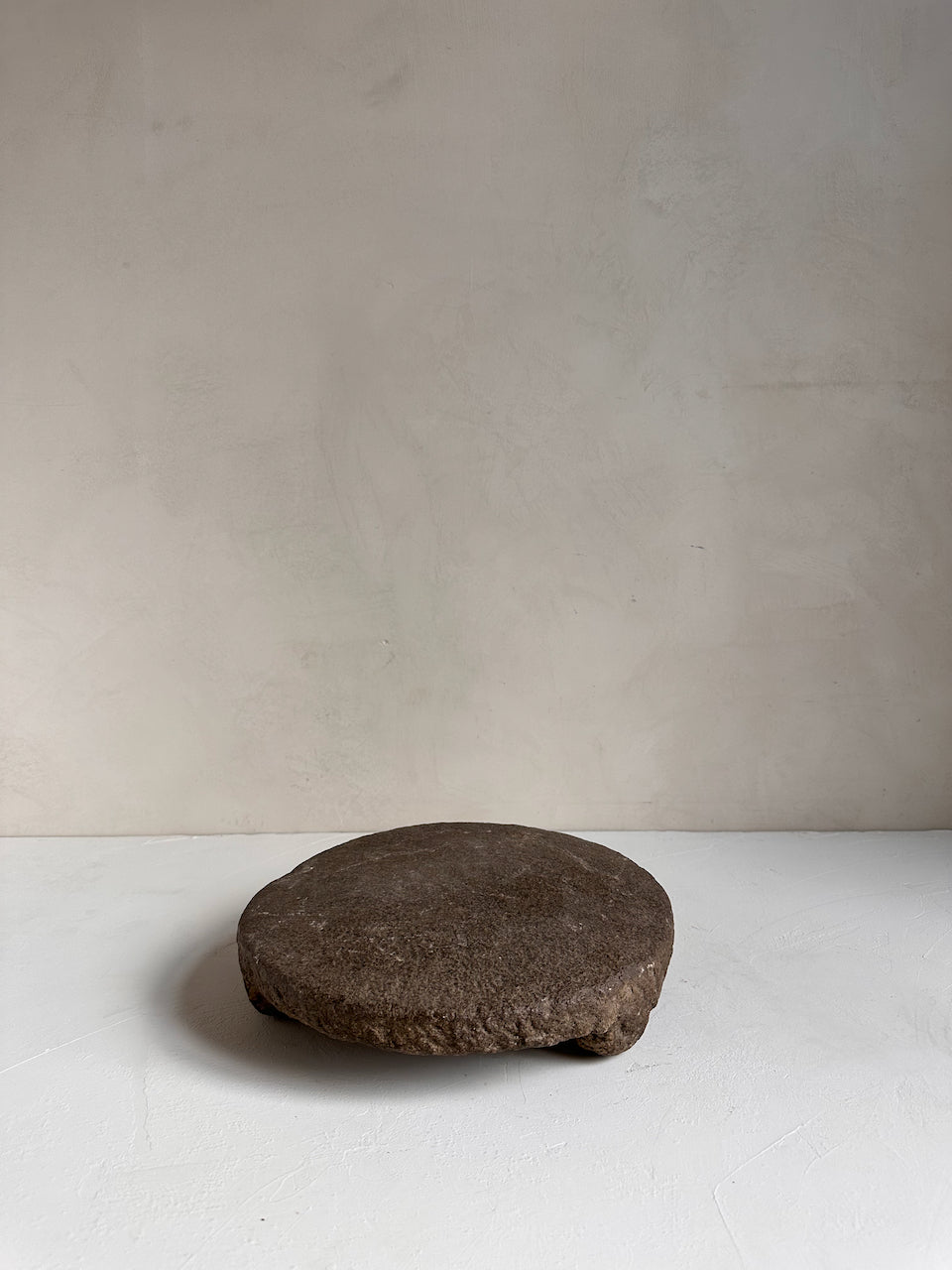 The Corner - Antique stone board N° 17 - Table & Kitchenware