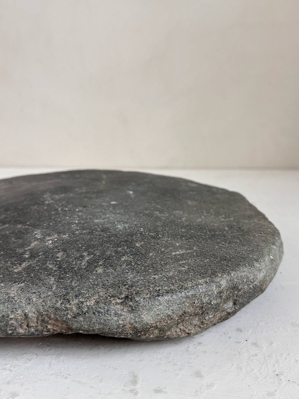 The Corner - Antique stone board N° 9 - Table & Kitchenware