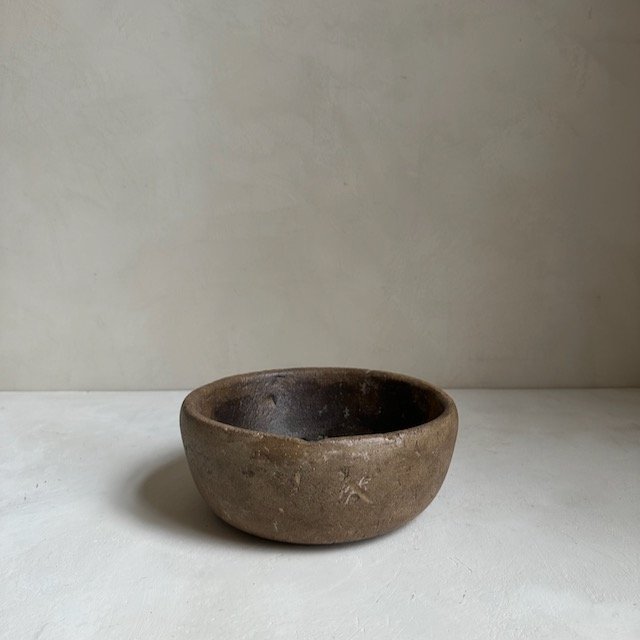 The Corner - Antique stone bowl N° 10 - Table & Kitchenware