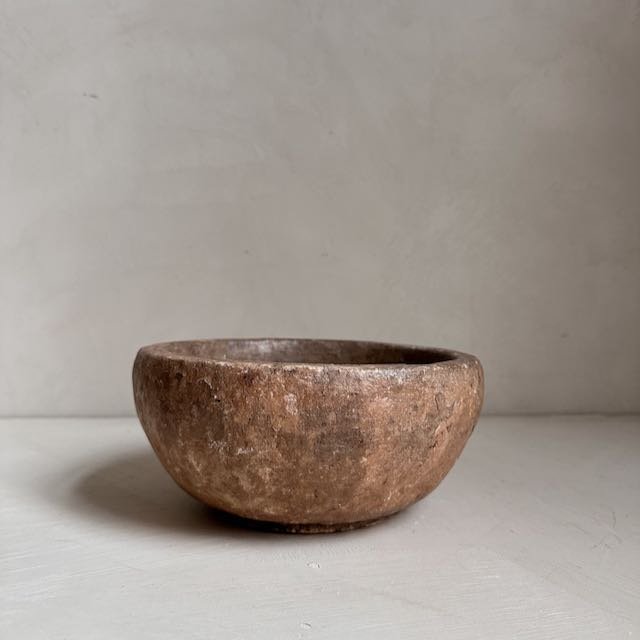 The Corner - Antique stone bowl N° 12 - Table & Kitchenware
