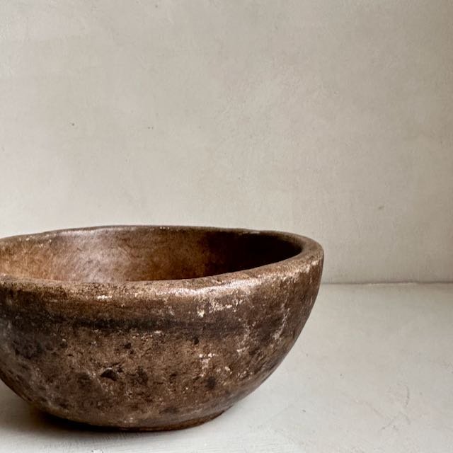 The Corner - Antique stone bowl N° 13 - Table & Kitchenware