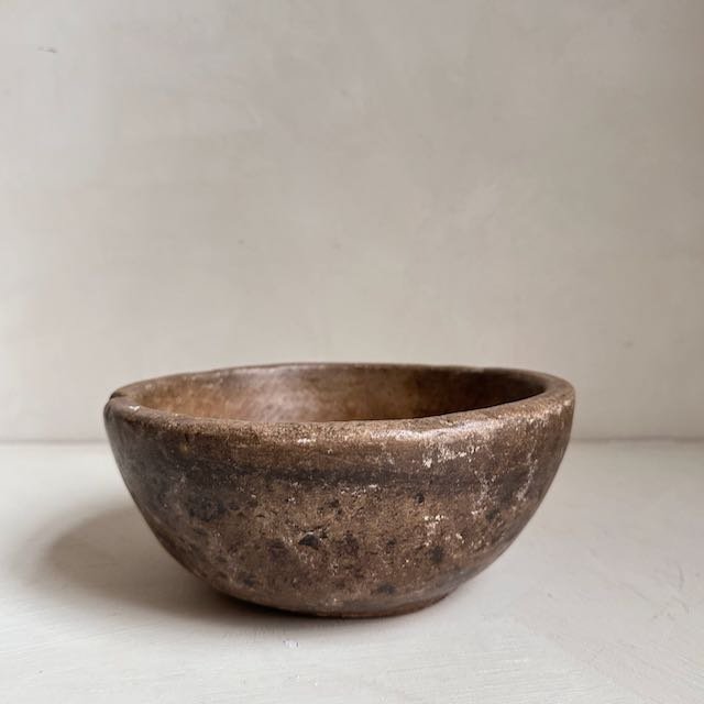 The Corner - Antique stone bowl N° 13 - Table & Kitchenware
