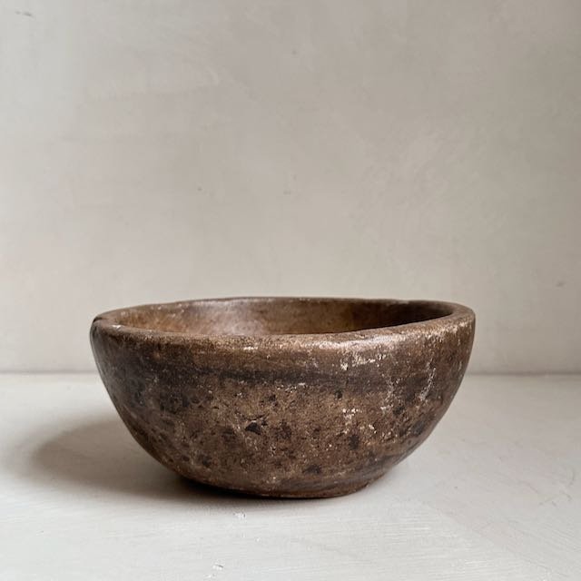 The Corner - Antique stone bowl N° 13 - Table & Kitchenware