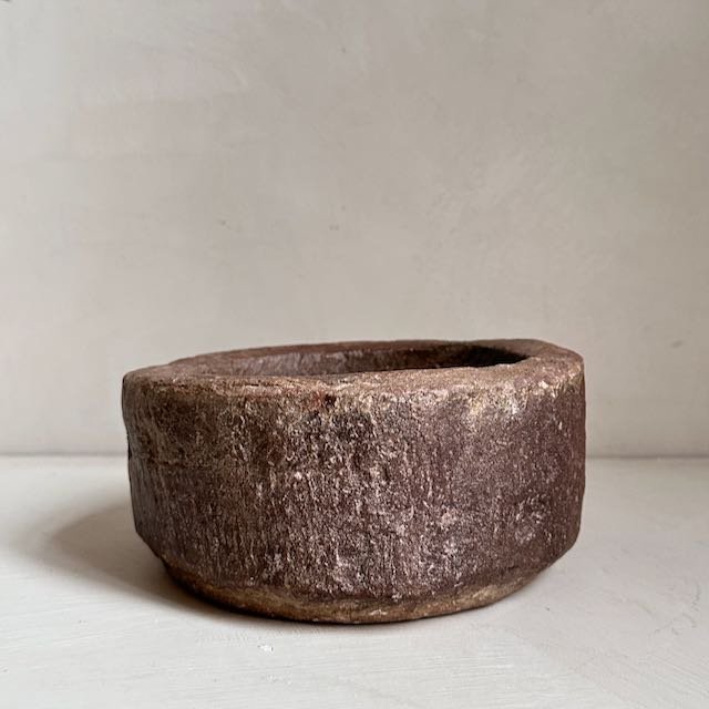 The Corner - Antique stone bowl N° 16 - Table & Kitchenware