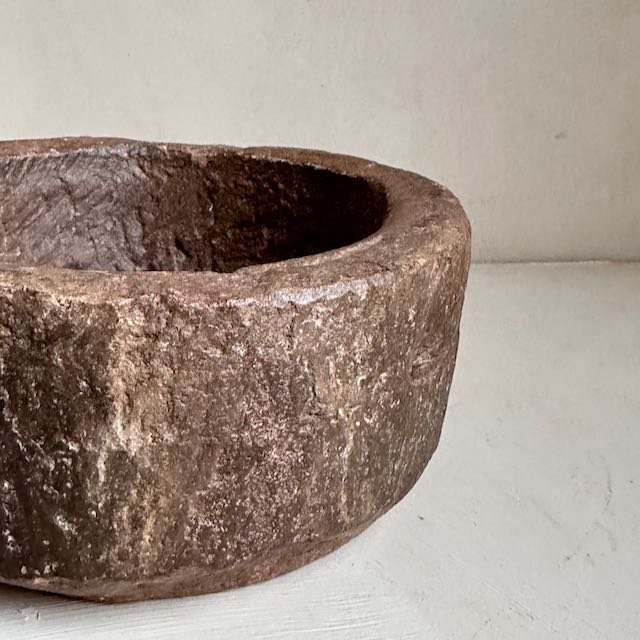 The Corner - Antique stone bowl N° 16 - Table & Kitchenware