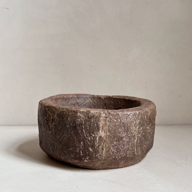 The Corner - Antique stone bowl N° 16 - Table & Kitchenware