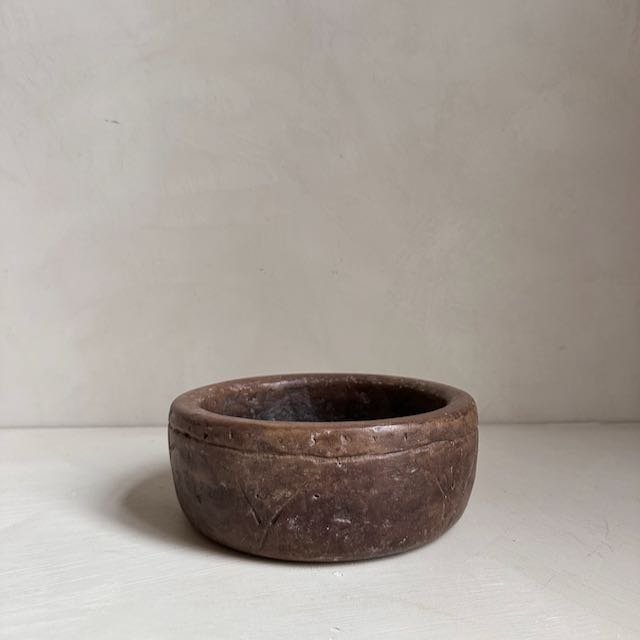 The Corner - Antique stone bowl N° 17 - Table & Kitchenware