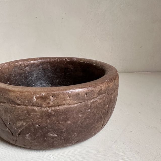 The Corner - Antique stone bowl N° 17 - Table & Kitchenware