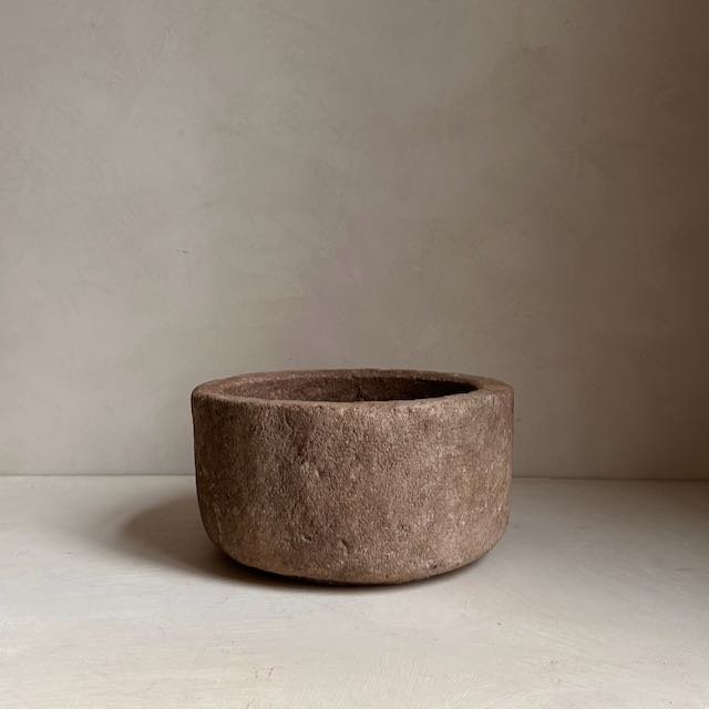 The Corner - Antique stone bowl N° 26 - Table & Kitchenware