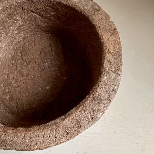 The Corner - Antique stone bowl N° 26 - Table & Kitchenware