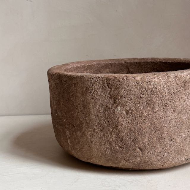 The Corner - Antique stone bowl N° 26 - Table & Kitchenware