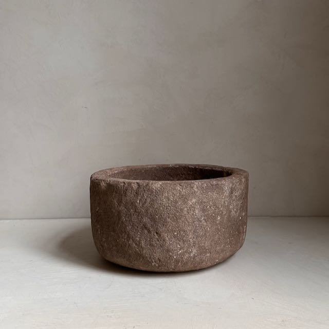 The Corner - Antique stone bowl N° 26 - Table & Kitchenware