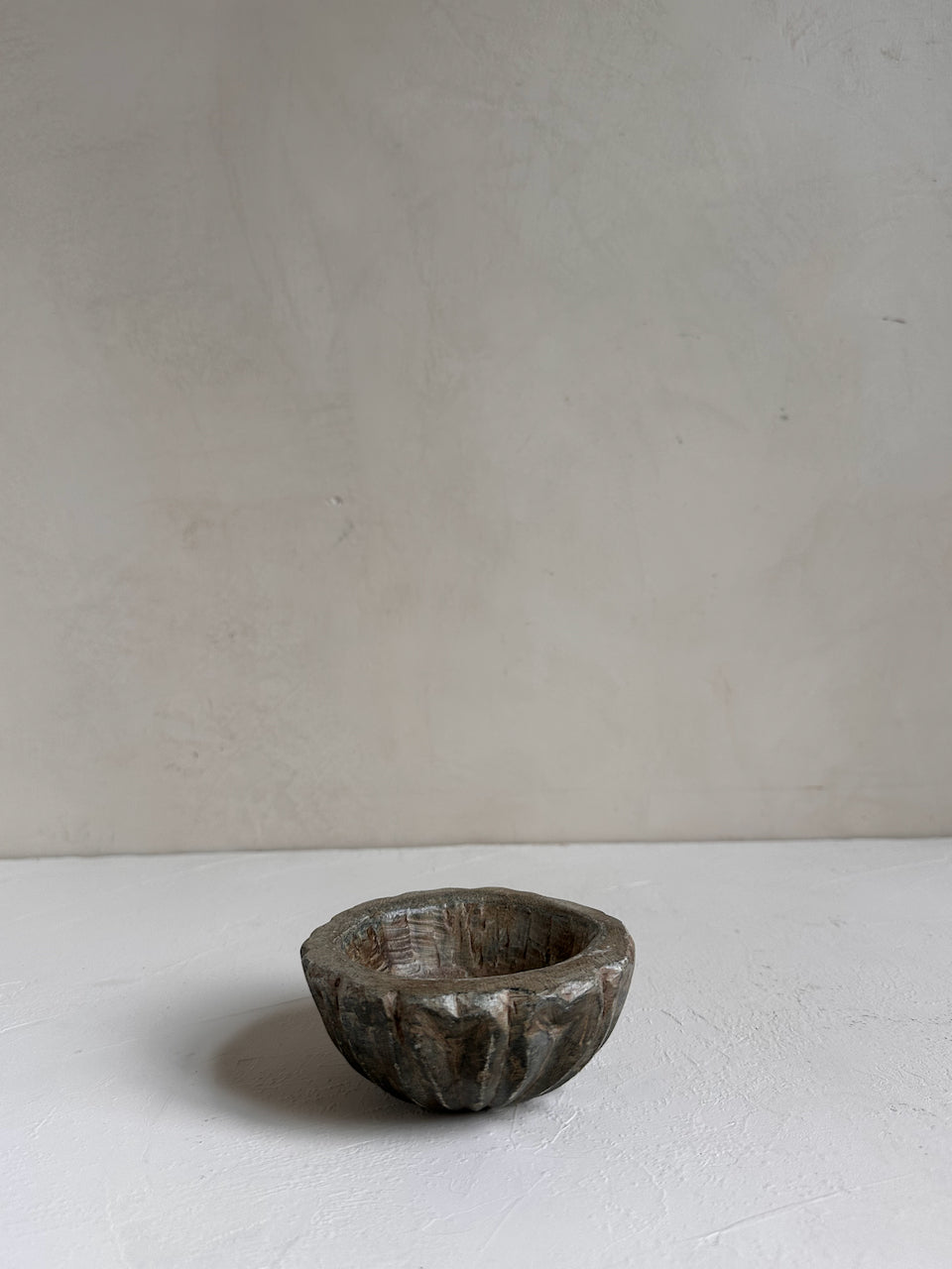 The Corner - Antique stone bowl N° 27 - Table & Kitchenware