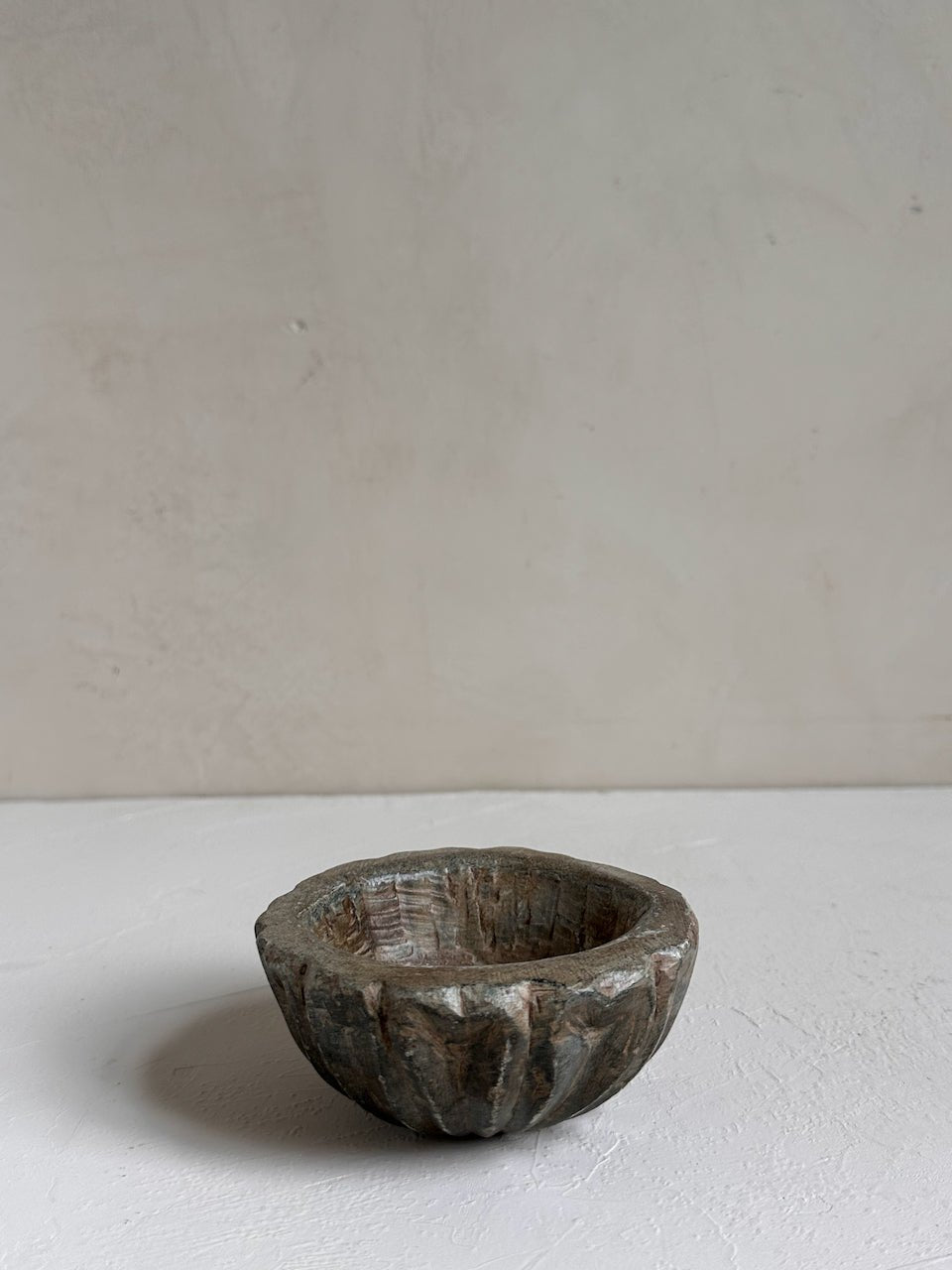 The Corner - Antique stone bowl N° 27 - Table & Kitchenware