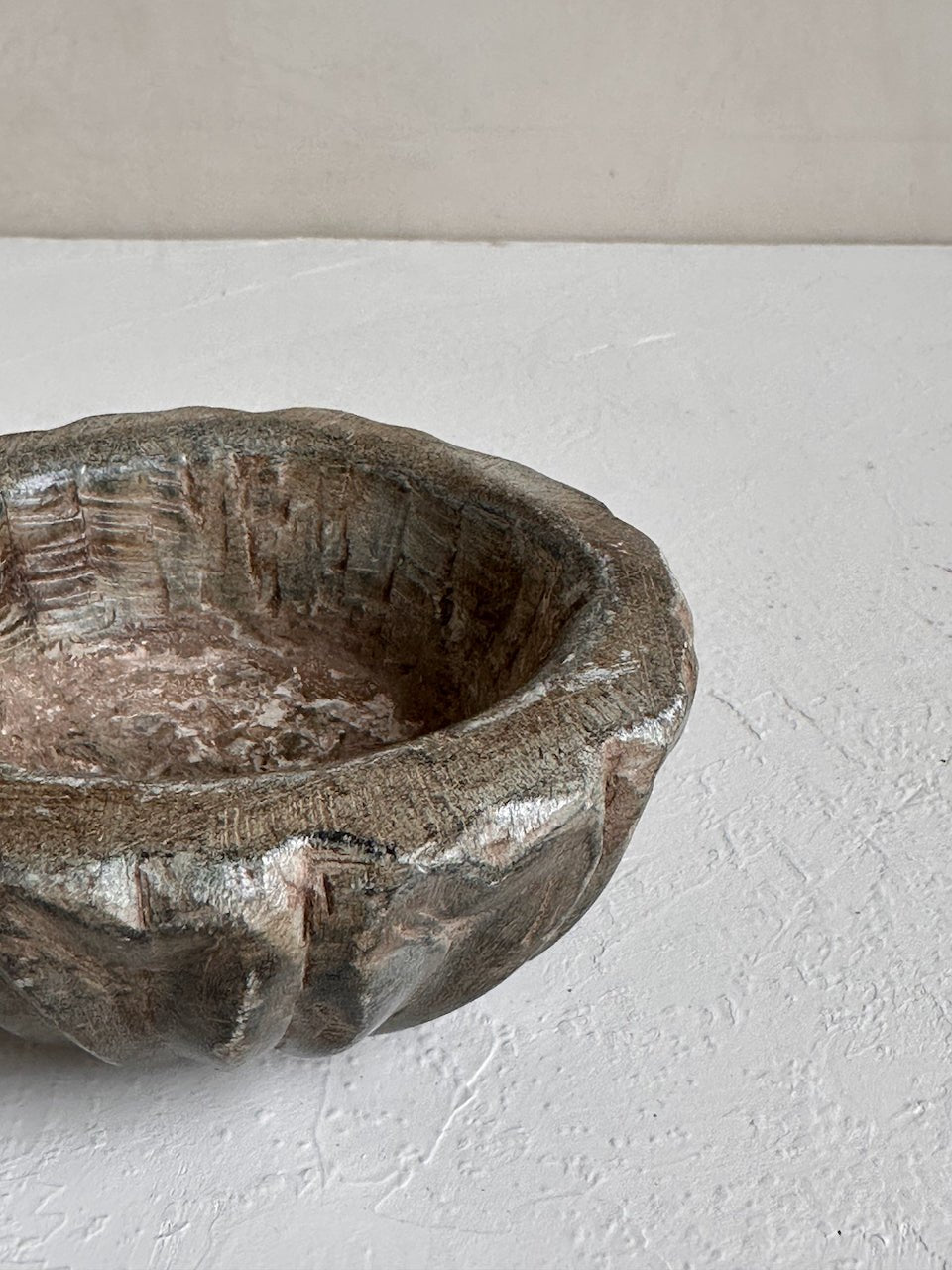 The Corner - Antique stone bowl N° 27 - Table & Kitchenware
