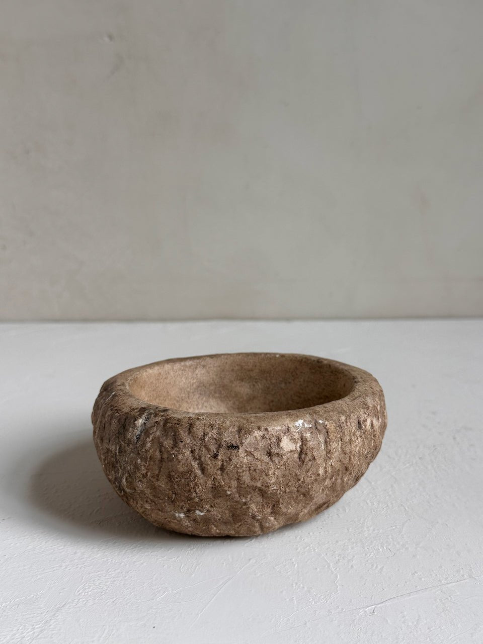 The Corner - Antique stone bowl N° 29 - Table & Kitchenware