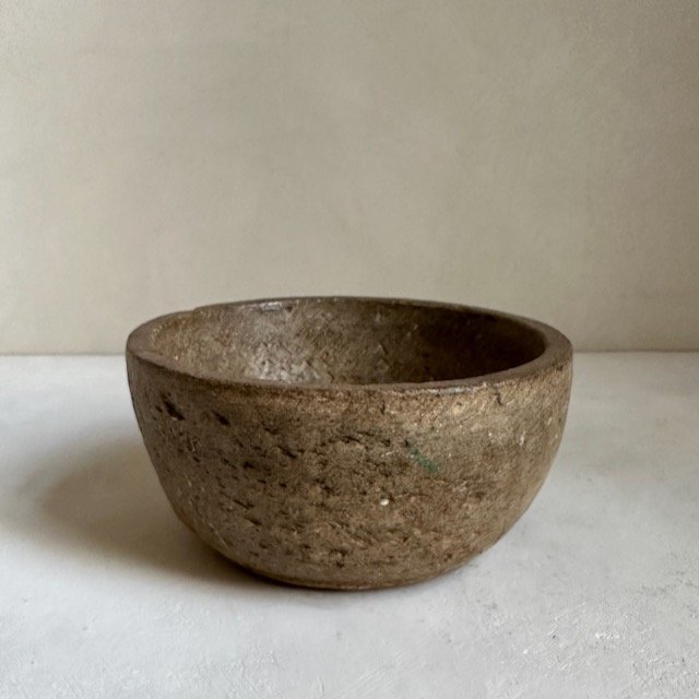 The Corner - Antique stone bowl N° 3 - Table & Kitchenware