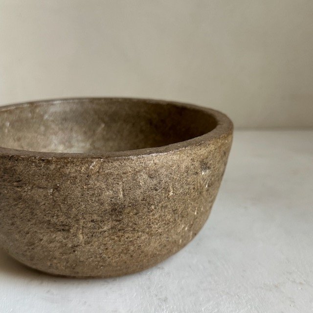 The Corner - Antique stone bowl N° 3 - Table & Kitchenware