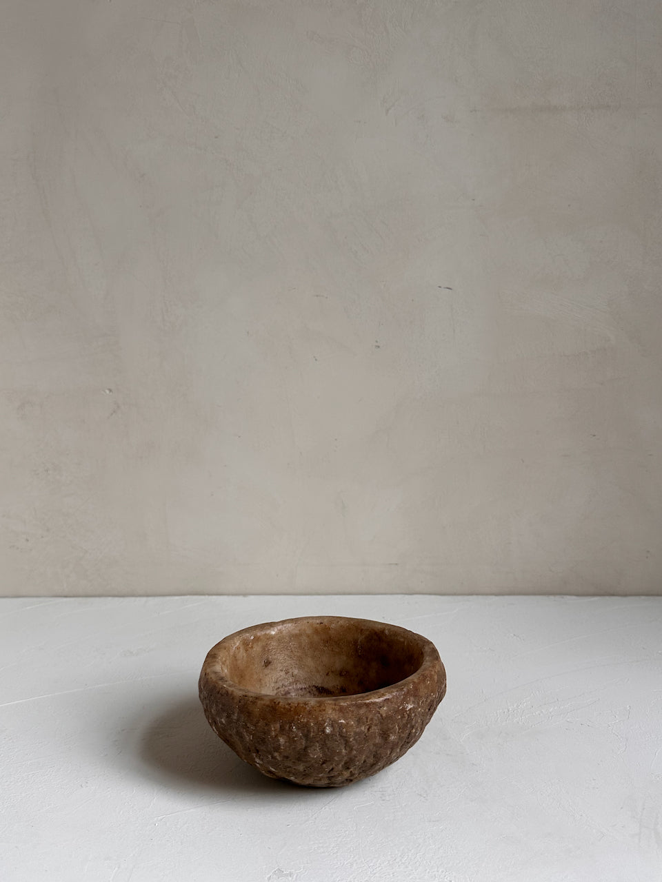 The Corner - Antique stone bowl N° 30 - Table & Kitchenware