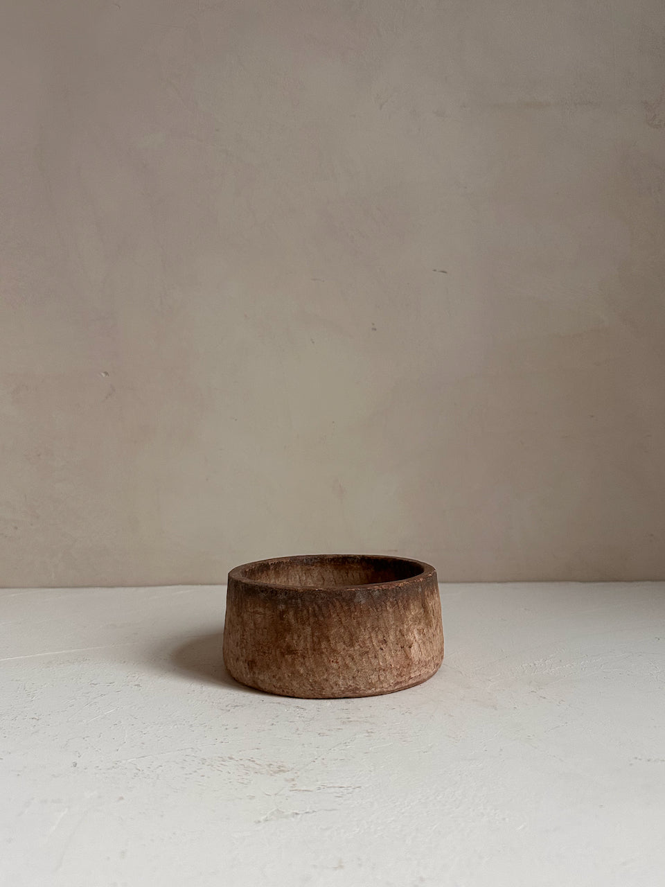 The Corner - Antique stone bowl N° 31 - Table & Kitchenware