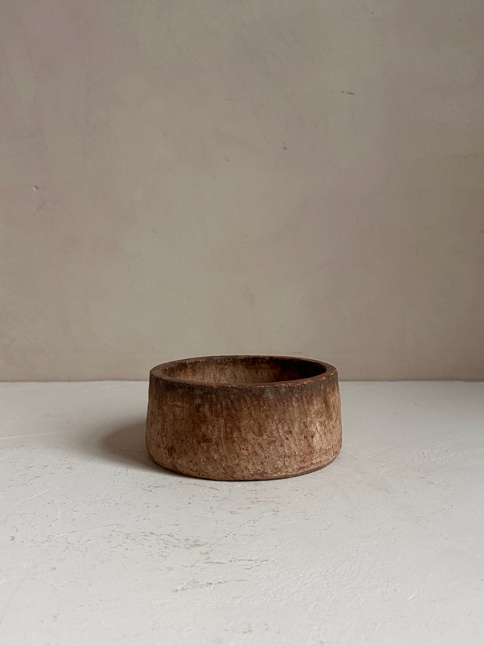 The Corner - Antique stone bowl N° 31 - Table & Kitchenware