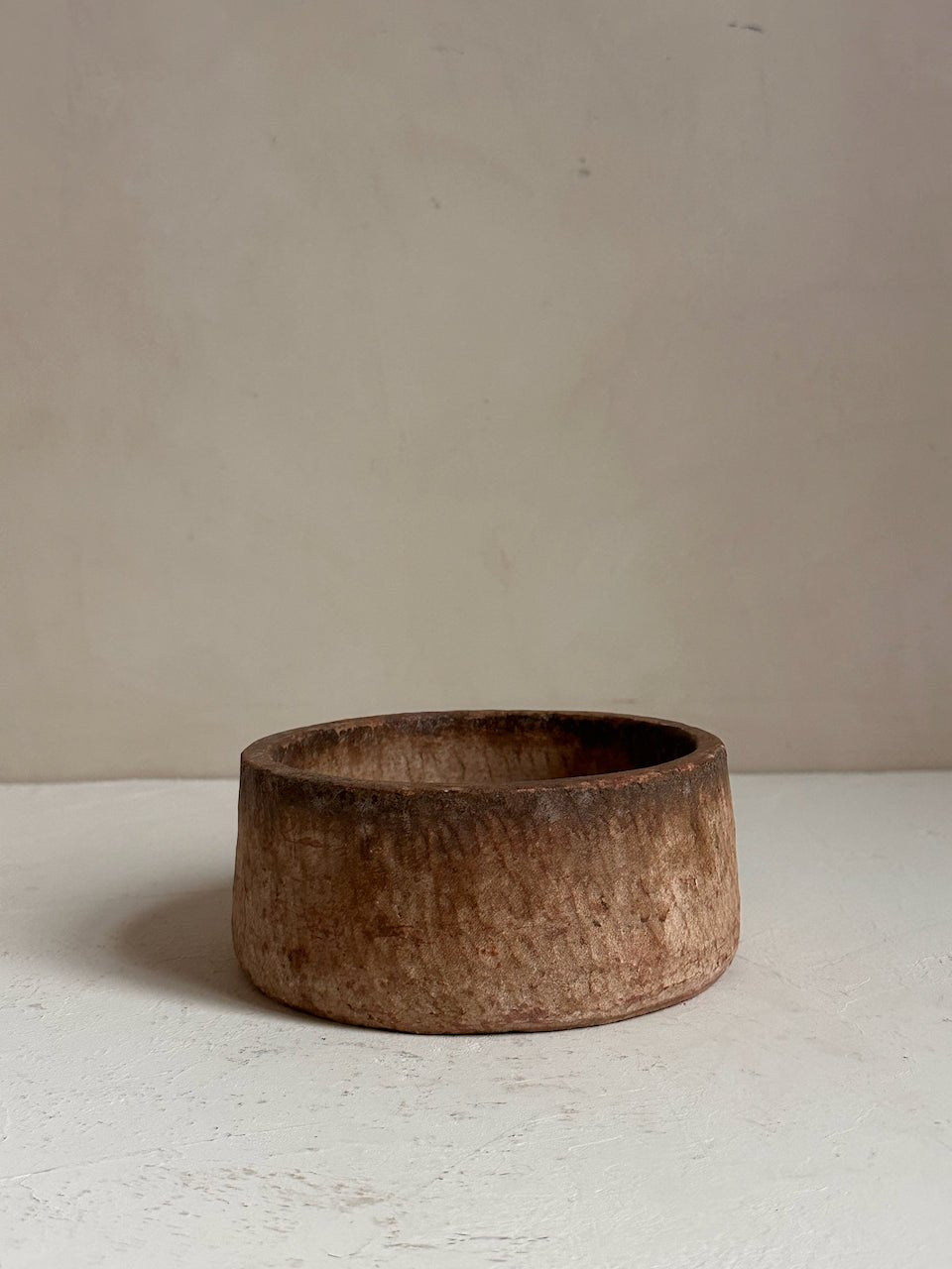 The Corner - Antique stone bowl N° 31 - Table & Kitchenware