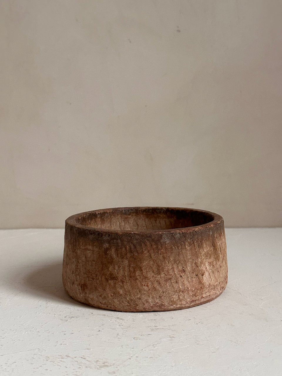 The Corner - Antique stone bowl N° 31 - Table & Kitchenware