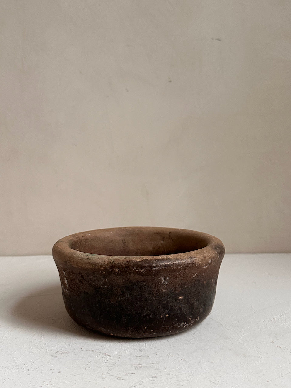 The Corner - Antique stone bowl N° 32 - Table & Kitchenware