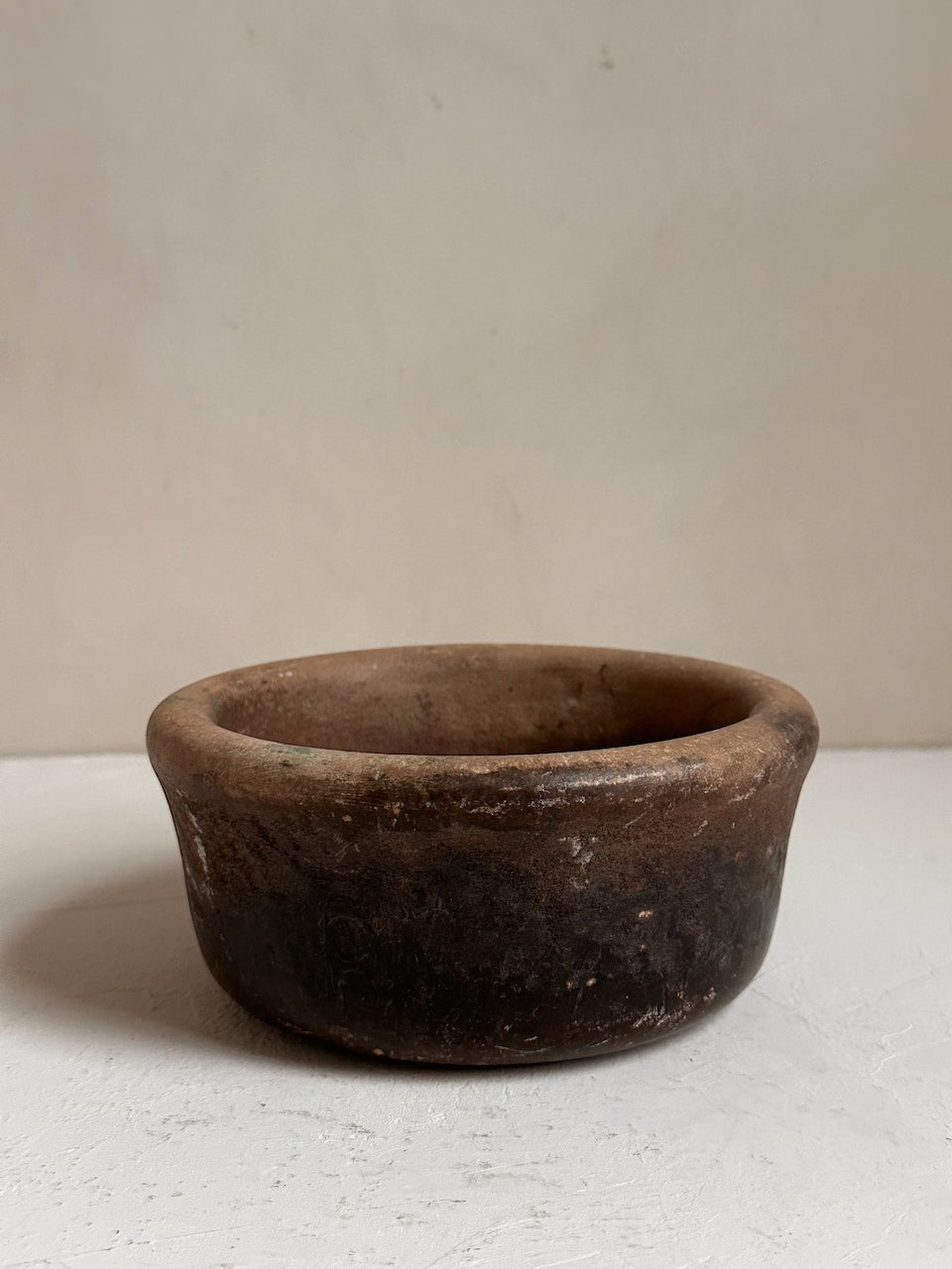The Corner - Antique stone bowl N° 32 - Table & Kitchenware
