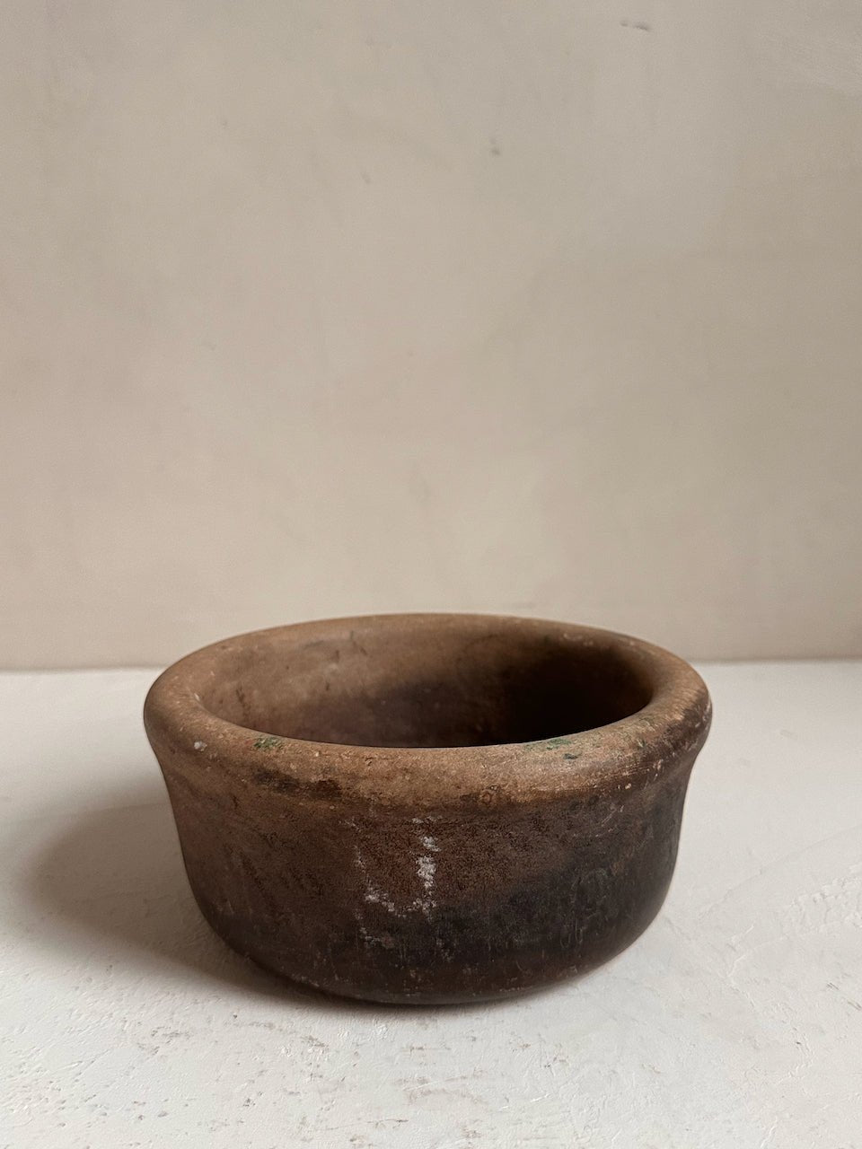 The Corner - Antique stone bowl N° 32 - Table & Kitchenware