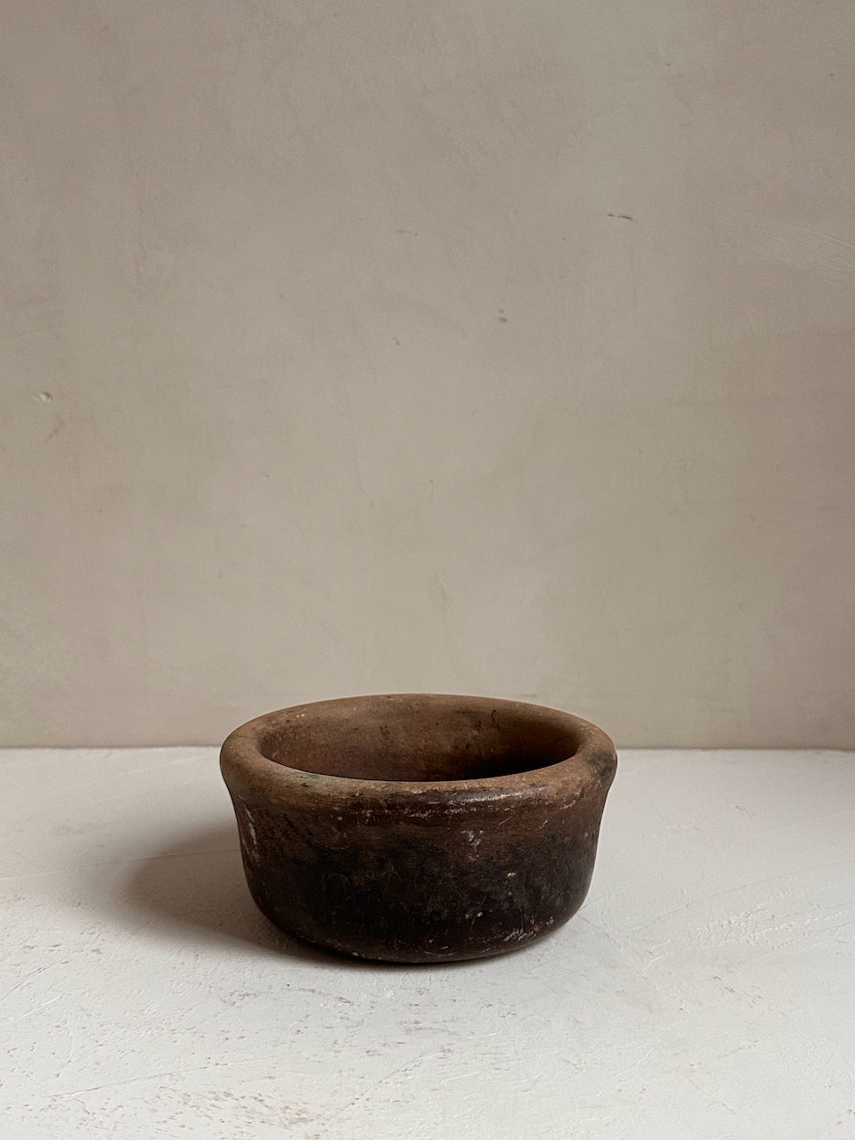 The Corner - Antique stone bowl N° 32 - Table & Kitchenware