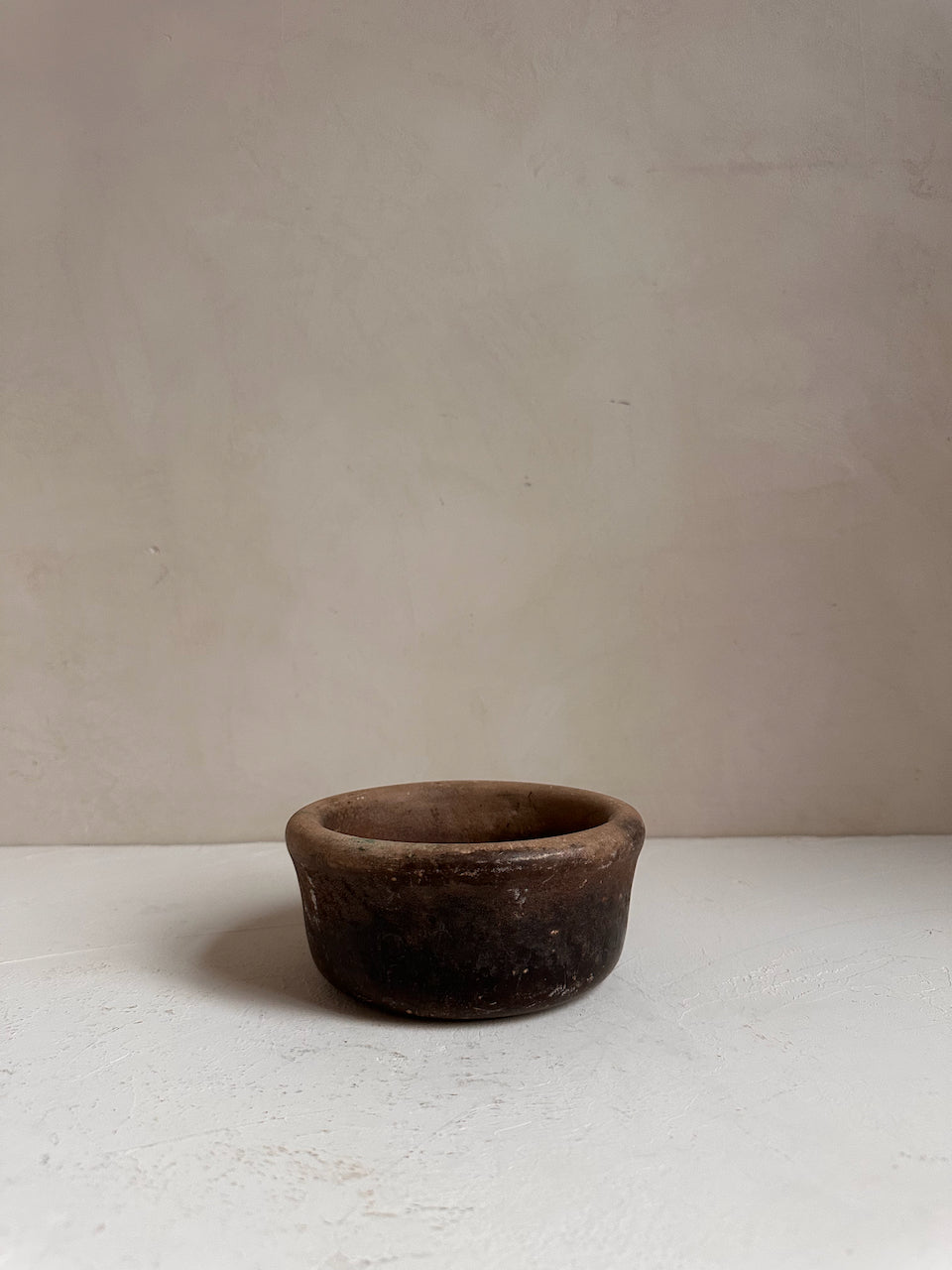 The Corner - Antique stone bowl N° 32 - Table & Kitchenware