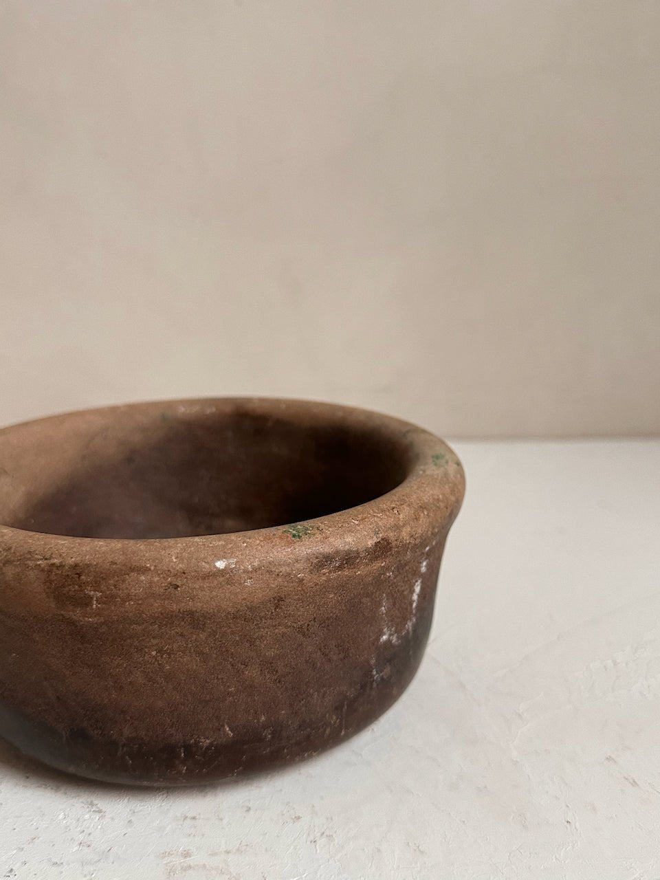 The Corner - Antique stone bowl N° 32 - Table & Kitchenware